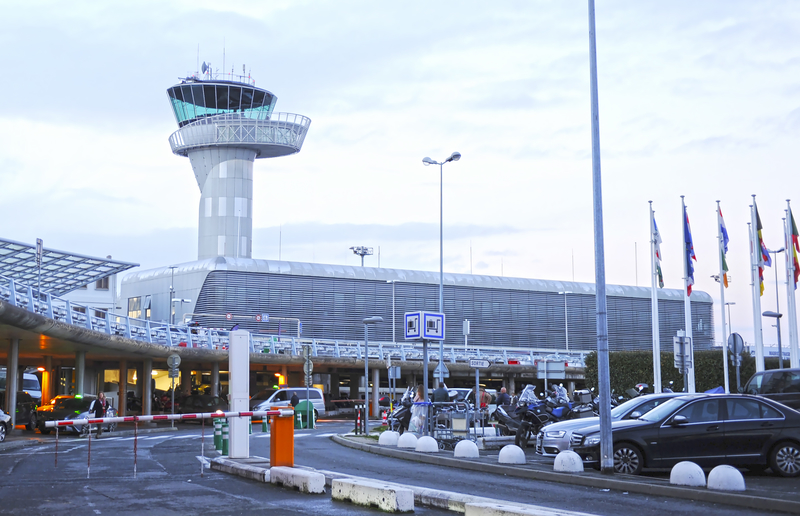 L'aéroport de Bordeaux est un hub pour Air France, Volotea et EasyJet.